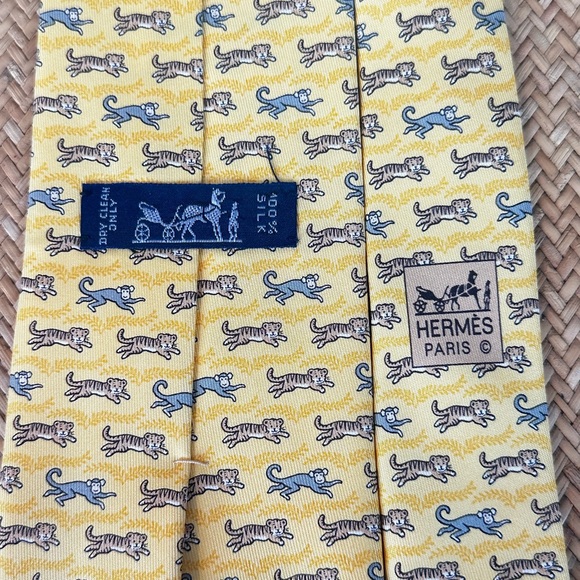 Hermes Men’s Yellow and Blue Monkey and Cat Patterned Neck Tie - Picture 4 of 5